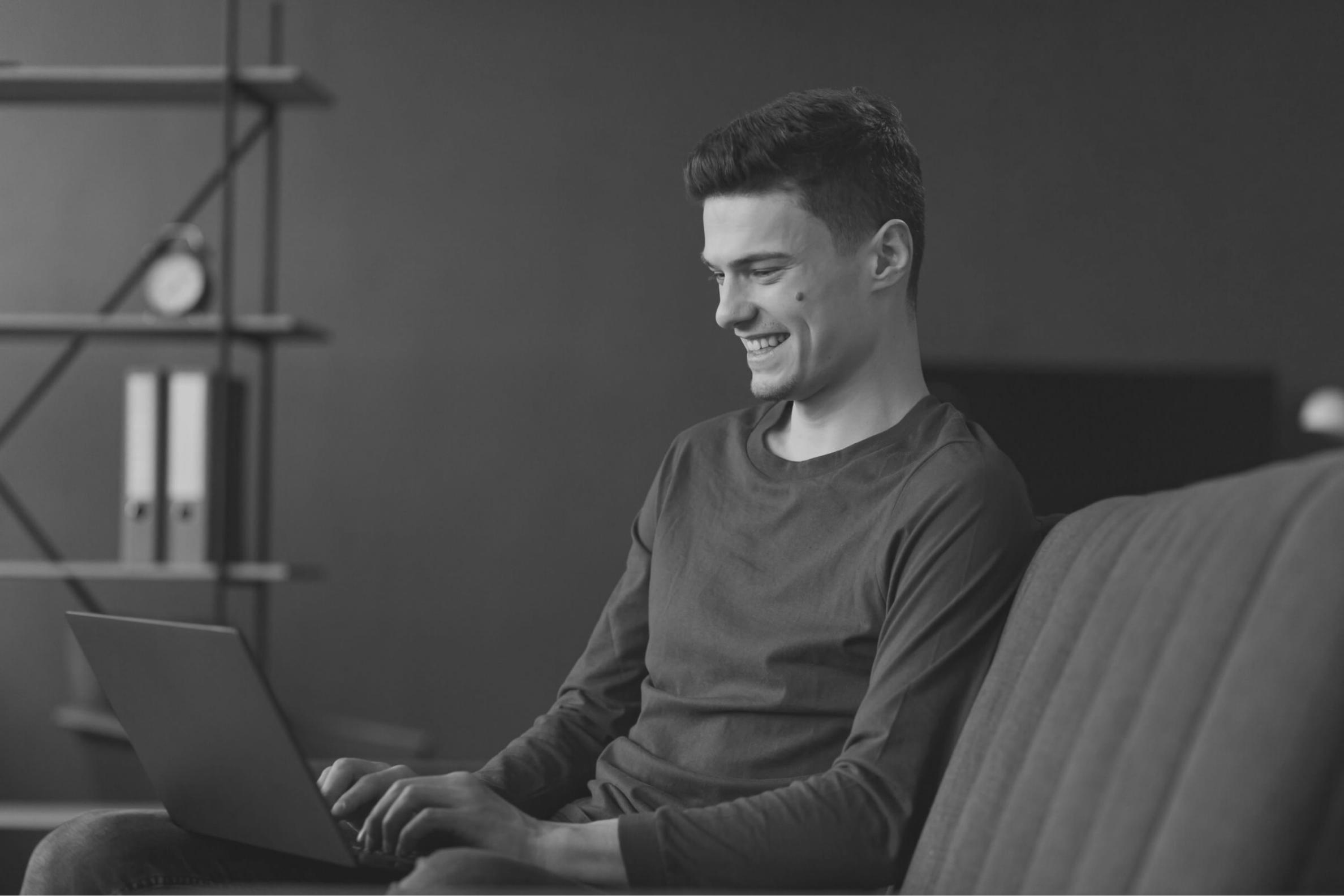 Analyse de données financières en temps réel sur écrans multiples